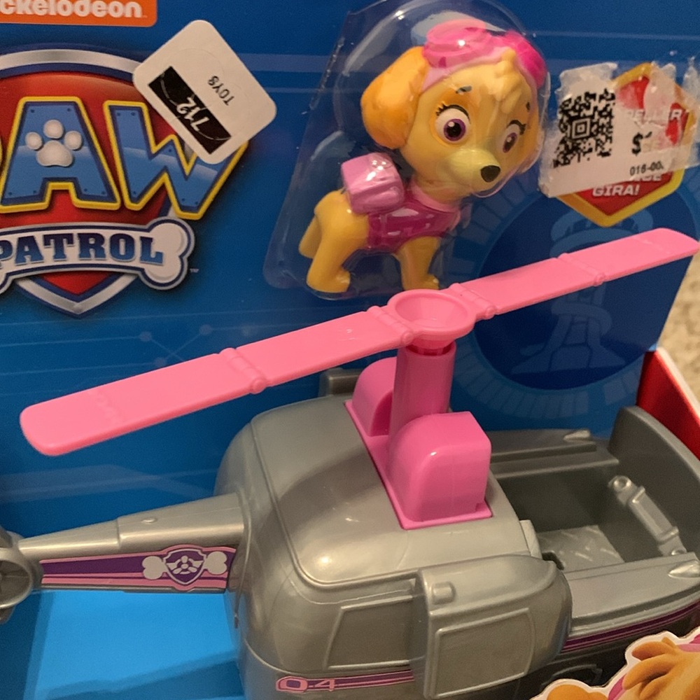 Paw Patrol Skye’s Helicopter Vehicle with Collectible Figure NEW!!